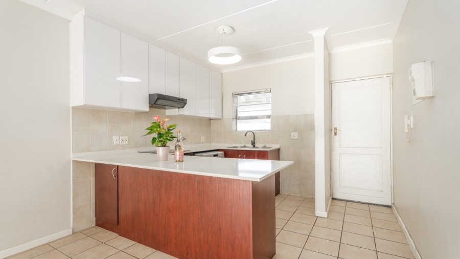 To Let 2 Bedroom Property for Rent in Vredekloof East Western Cape